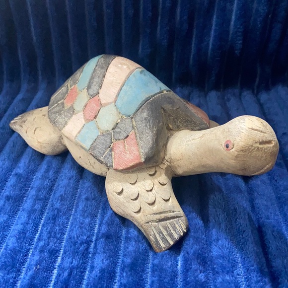 Hand carved Wood Turtle Figurine-Island Art Sculpture - Picture 1 of 6